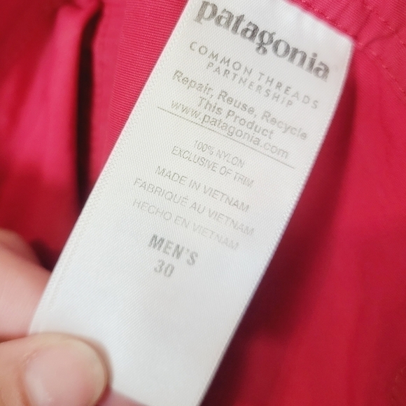 PATAGONIA HYBRID BOARD SHORTS IN RED, SZ 30 - Picture 8 of 9